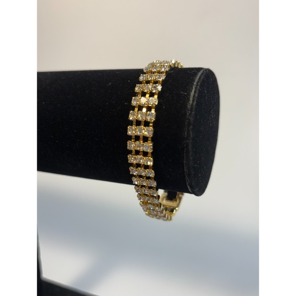 The Unbranded Brand Jewelry - Vintage Bracelet in Gold Tone with Intricate Rhinestone Detail